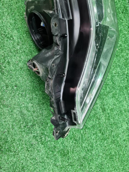 Битая Фара правая Toyota LC Prado 150 (13-17) LED