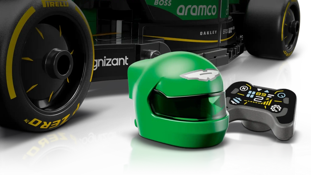 Конструктор LEGO Speed Champions 77245 Гоночный автомобиль Aston Martin Aramco F1 AMR24