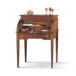 Бюро с решеткой