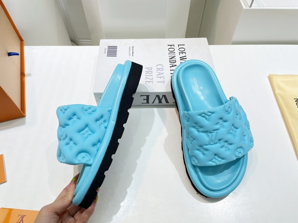 Louis Vuitton Pool Pillow Comfort Mule