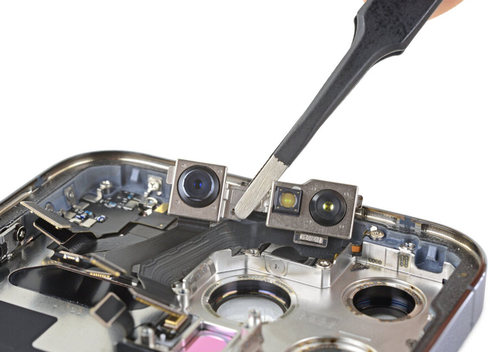 Замена фронтальной камеры на iPhone 13 Pro