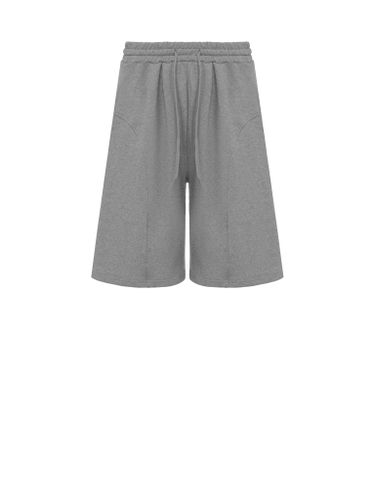 Серые трикотажные шорты-бермуды