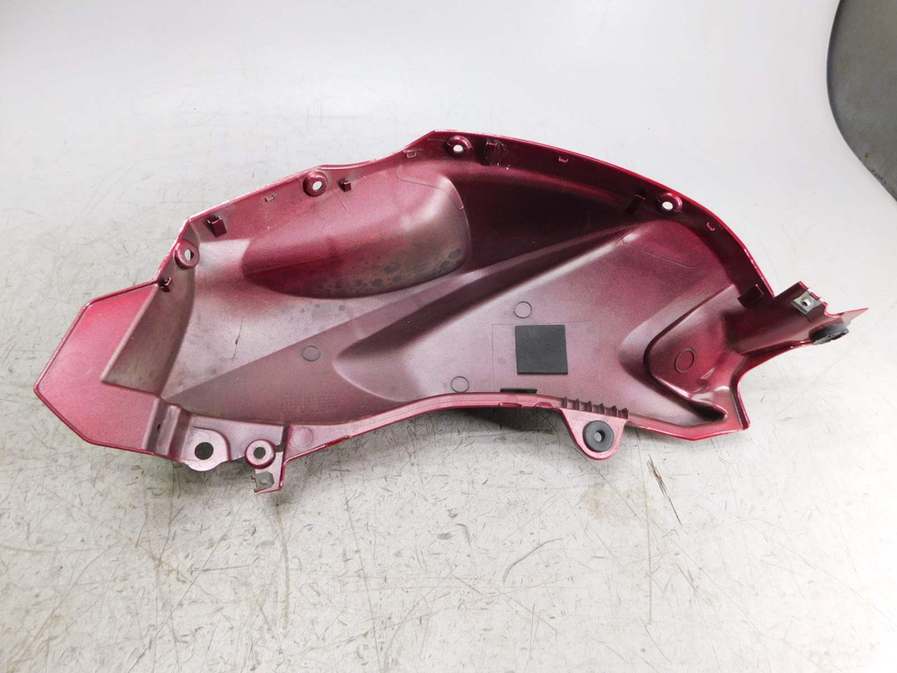 пластик боковой правый Suzuki Gixxer 150 44192-34J00