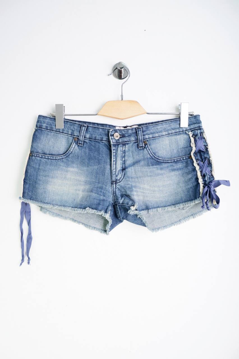 Шорты Fiorucci с модным акцентом, маркировка 28, визуально на 44 размер