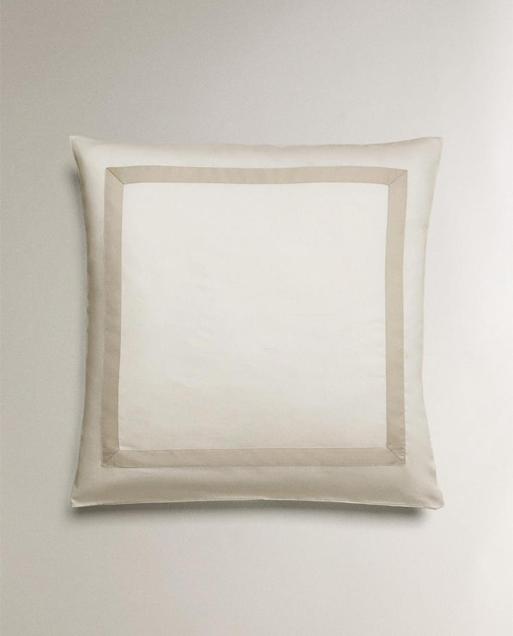 ZARA HOME НАВОЛОЧКА ИЗ САТИНА С КАЙМОЙ (300 НИТЕЙ), СЕРЫЙ