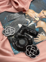 Нашивка Шан. в пайетках черная "Пятерка с цветочком"