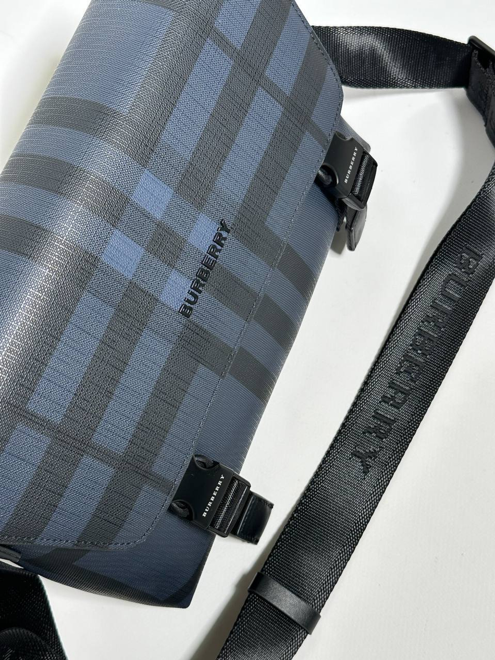 Сумка-мессенджер Burberry