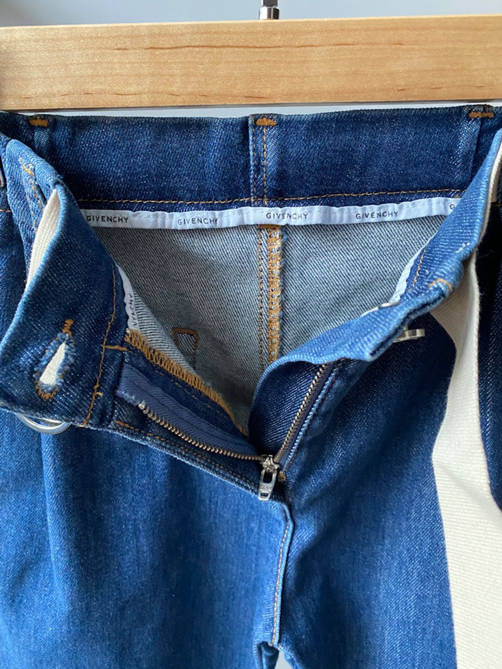 Джинсы Givenchy, 128