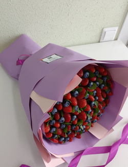 Клубничный букет "Ягодный"