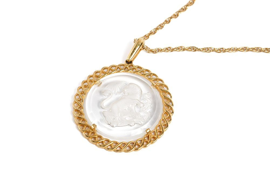 Винтажный кулон с изображением льва на цепочке