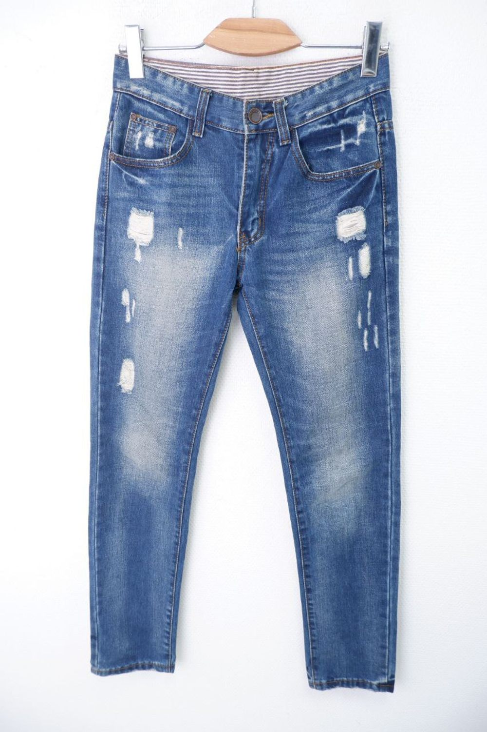 Джинсы с рваным эффектом 44 размер