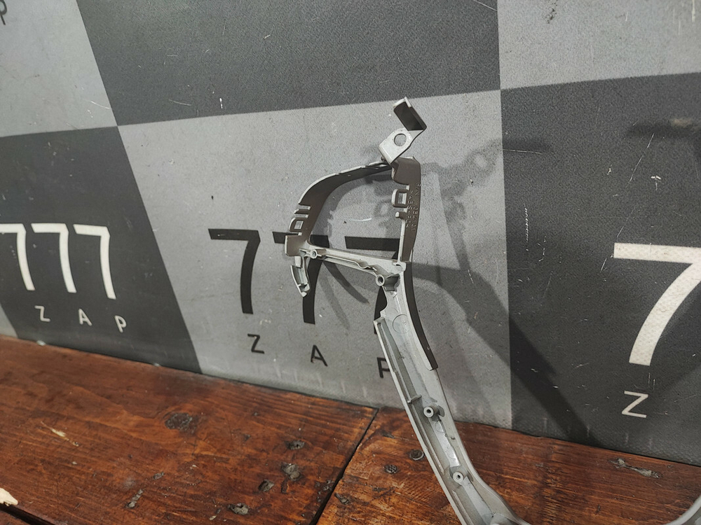 Накладка руля Jeep Grand Cherokee (WK2) Б/У Оригинал 5QV36GFAAA