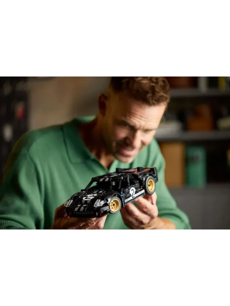 Конструктор Technic 42223 Гоночный автомобиль Ford GT40 MKII