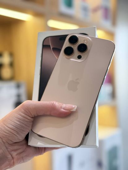 Apple iPhone 16 Pro Max 256Gb БУ Золотой