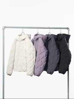 UNIQLO КУРТКА С КАПЮШОНОМ, ГОЛУБОЙ