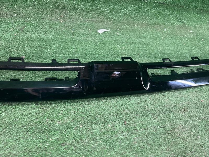 Молдинг перед. бампера Mercedes GLS x167 19-23 AMG