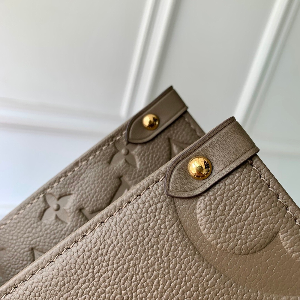 Louis Vuitton OnTheGo MM
