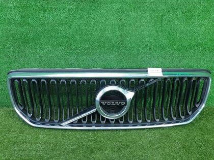 Решетка радиатора Volvo XC40 (2017-2022)
