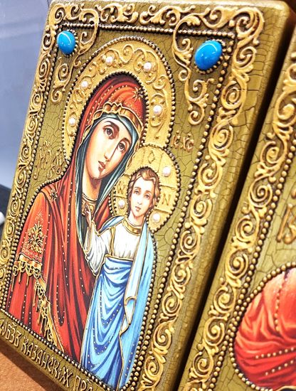 Две иконы: Казанская Божия Матерь и Господь Вседержитель 15х20. Венчальная пара.