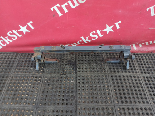 Кронштейн подножек обслуживания