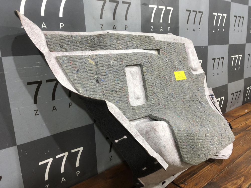 Обшивка багажника R Opel Astra H 04-14 Новая Оригинал 13252210