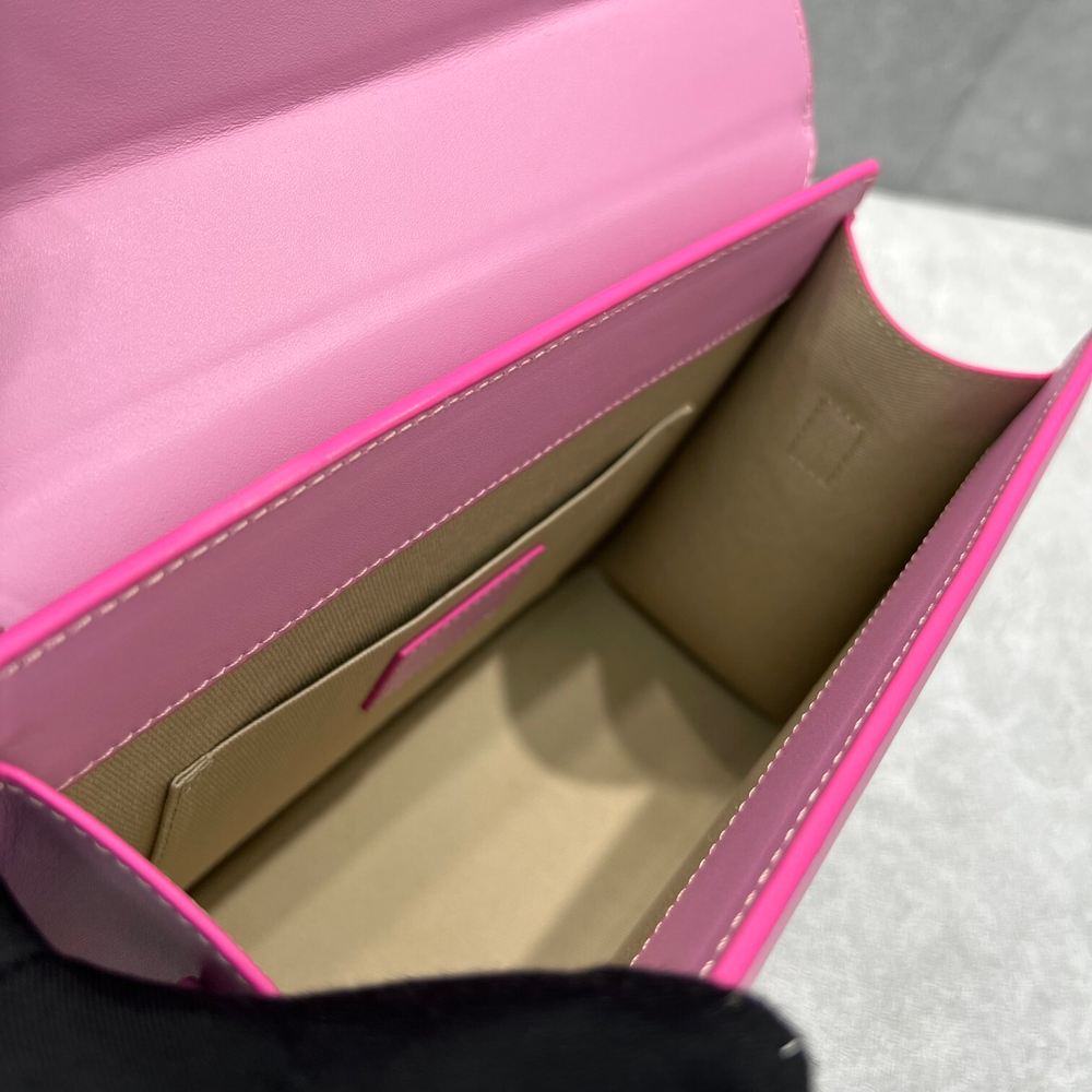 Jacquemus Le Grand Chiquito 22 cm