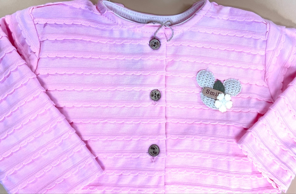 Костюм на пуговицах для малышки с декором