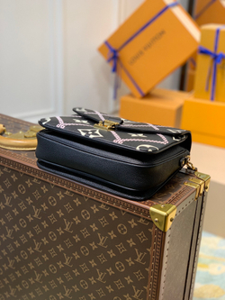 Louis Vuitton Pochette Metis