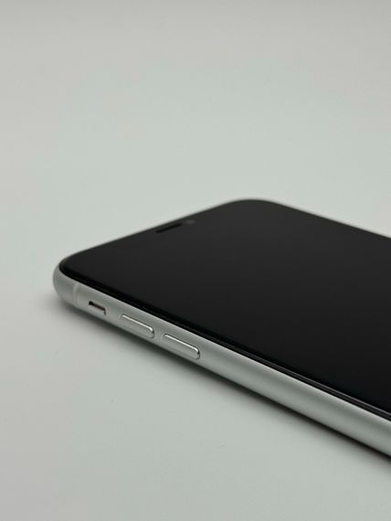 iPhone XR 64Gb White