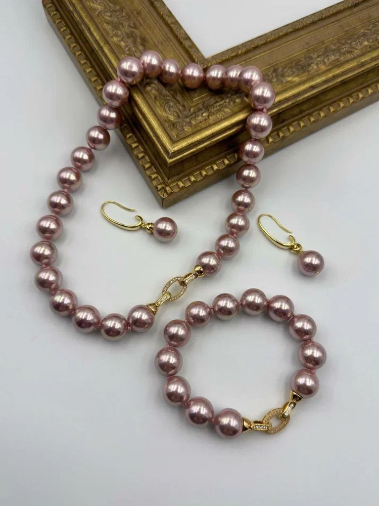 Серьги "Шарлотта" из жемчуга в оттенке розовый щербет на золотой петле