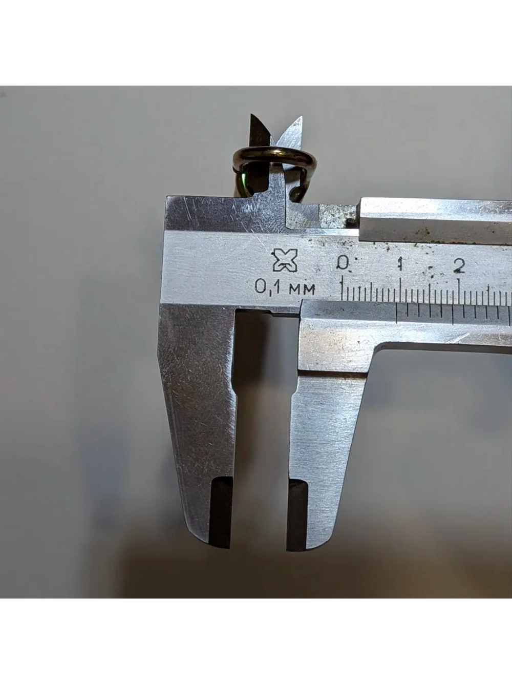 - - Пружина центральной подставки Alpha