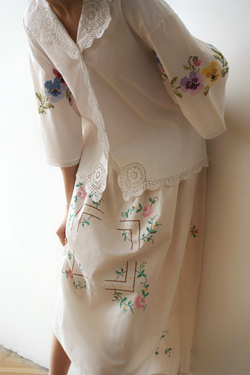 Юбка с цветочной вышивкой