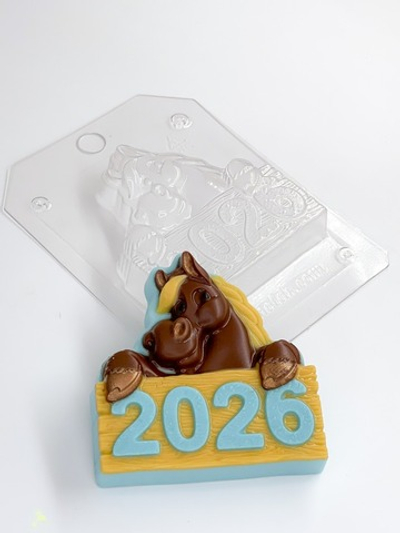 Пластиковая форма для шоколада "Лошадка с табличкой 2026"