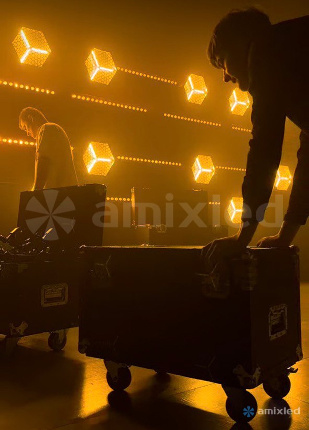 Световой прибор Amixled P3 RETRO LIGHT