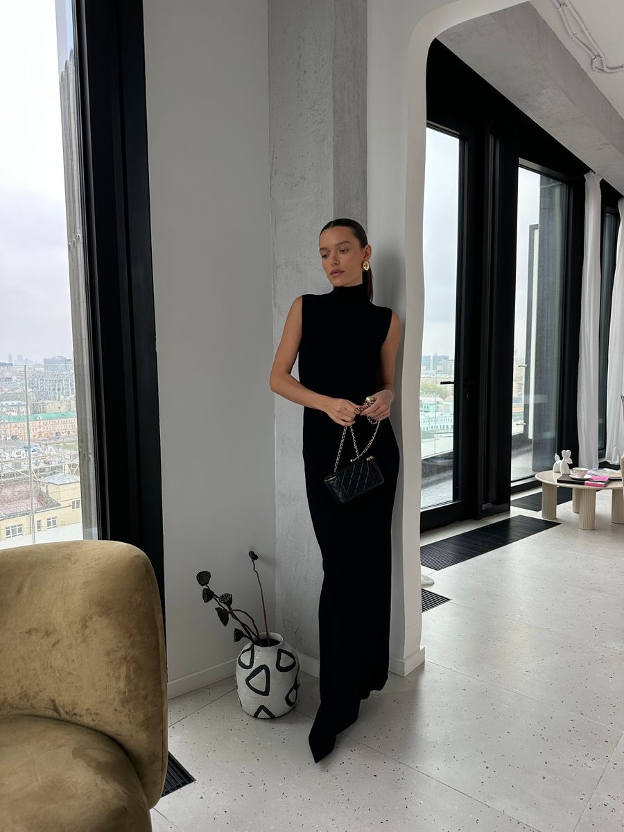 Платье из вискозы со стойкой макси черное