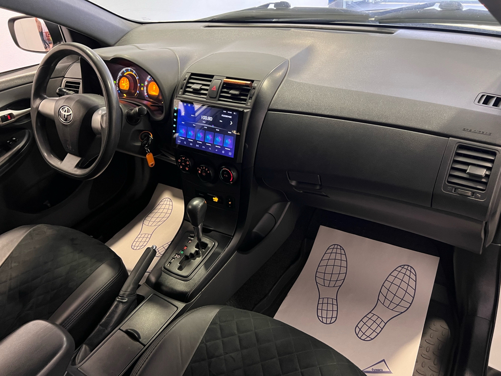 Toyota Corolla, 2011 год
