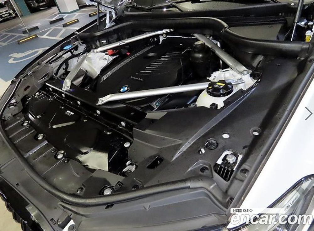 BMW X6 (G06) xDrive40i M Sports (01.2023)