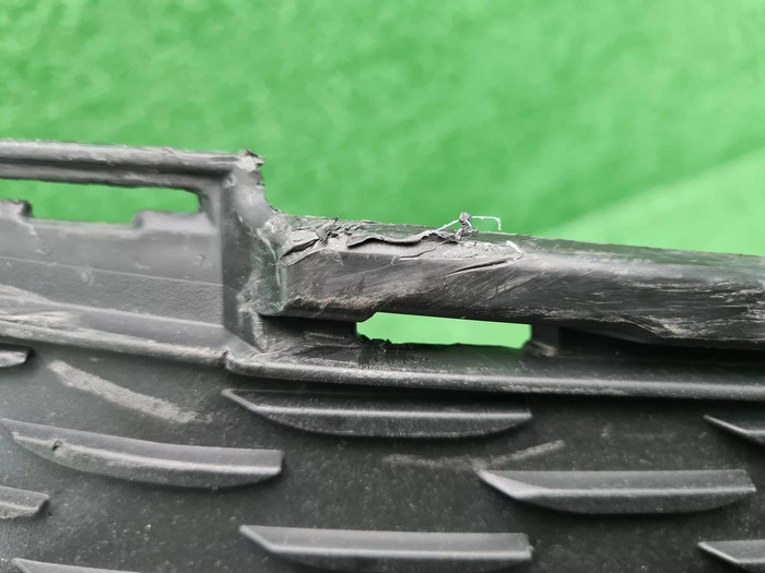 Решетка перед. бампера Mercedes GLC X253 19-22 AMG