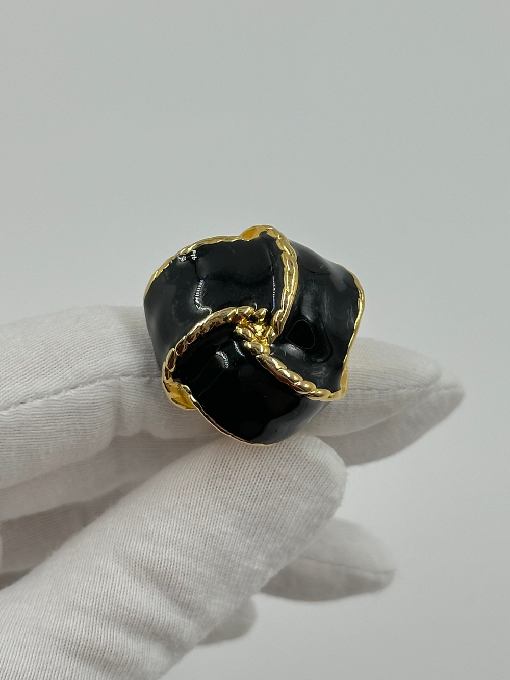 Моноклипса с чёрной эмалью