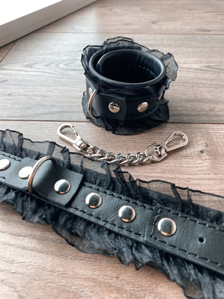 Наручники Indigo нат. кожа, рюши, черный (арт-008)