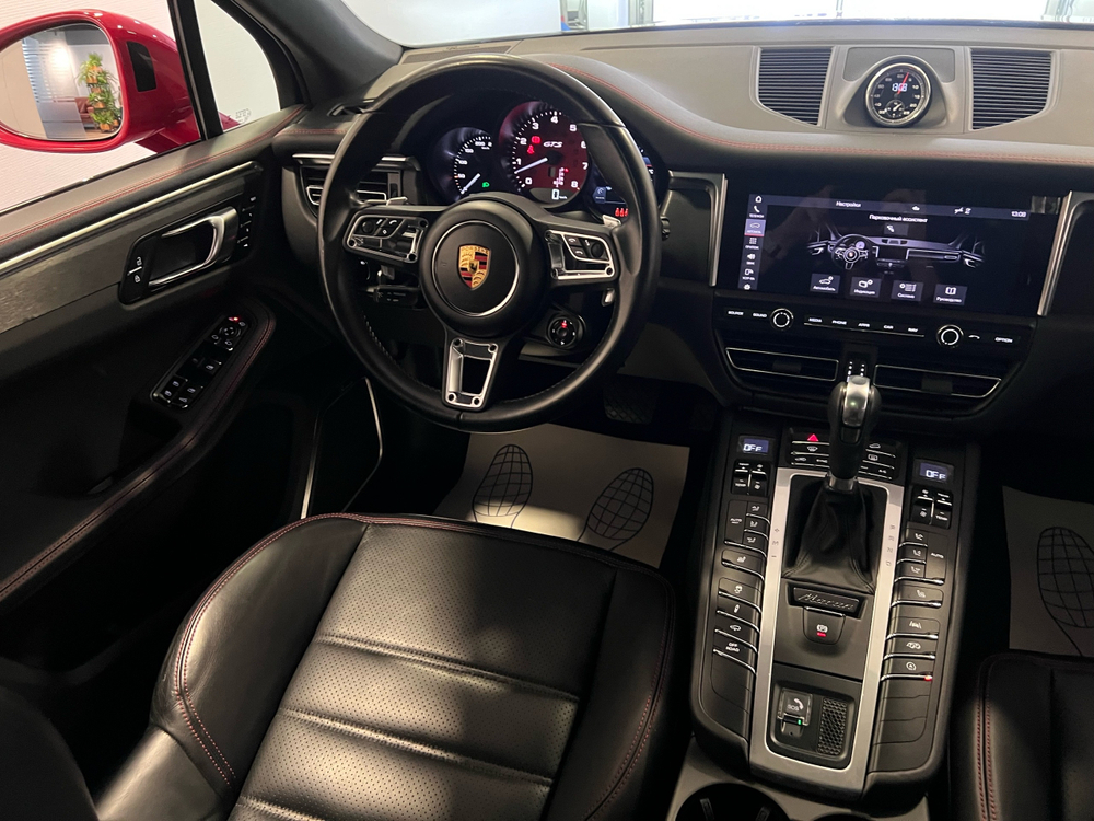 Porsche Macan, 2021 год