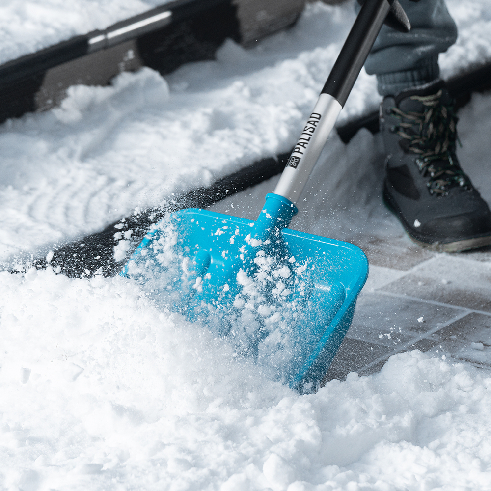 Лопата для уборки снега, полипропилен, 350х405х1300мм, алюминиевый черенок, ПВХ накладка, LUXE Palisad