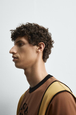 ZARA HARRY LAMBERT X DISNEY ФУТБОЛКА С КОНТРАСТНОЙ НАДПИСЬЮ, КОРИЧНЕВЫЙ