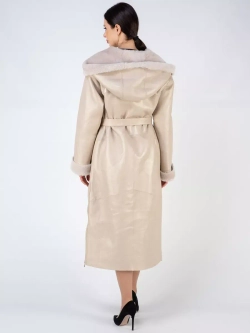 Дубленка зимняя натуральная с капюшоном