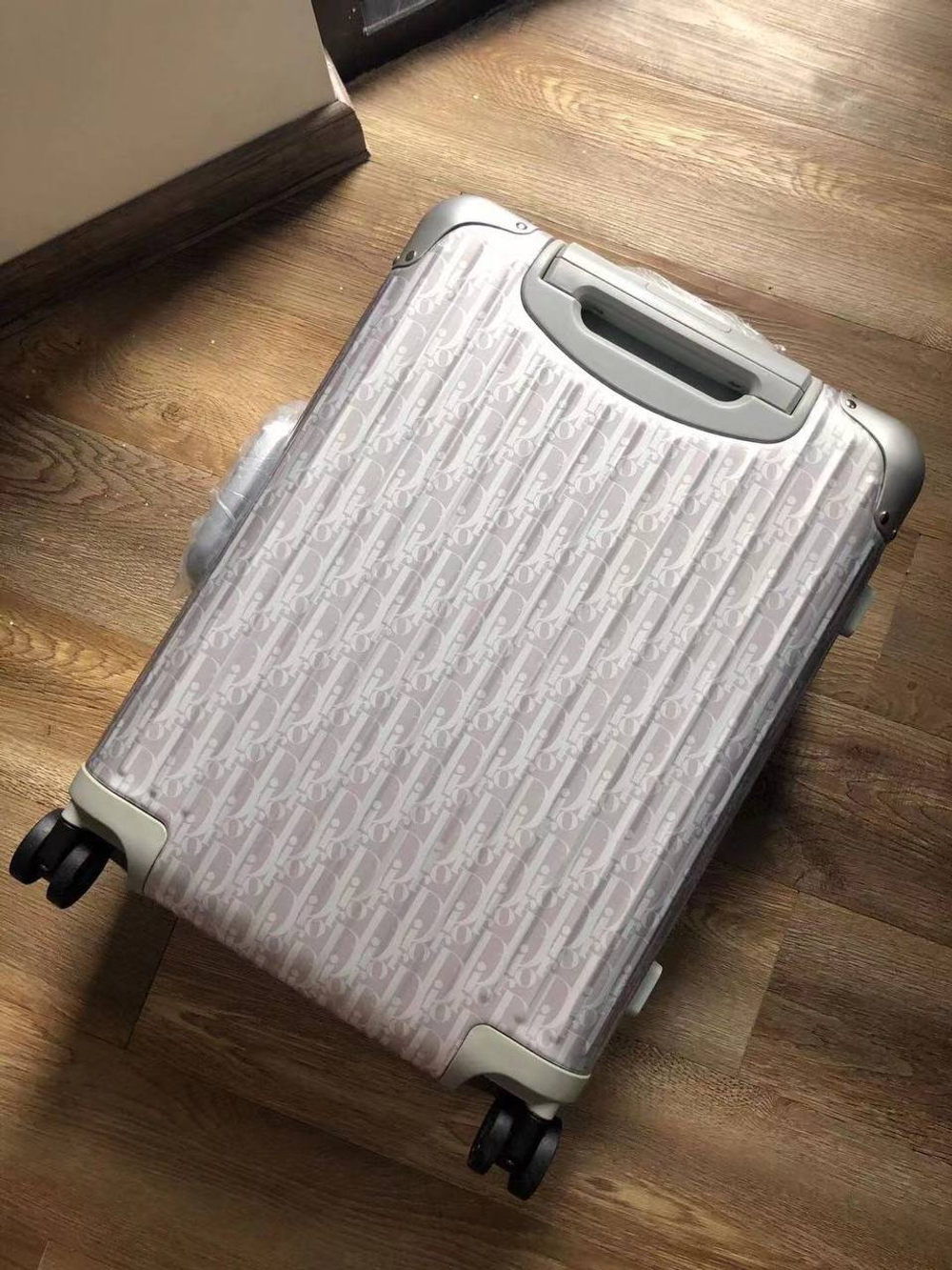 Чемодан Rimowa