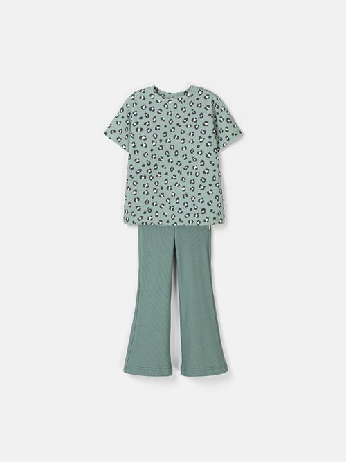 Костюм футболка оверсайз и брюки клеш 