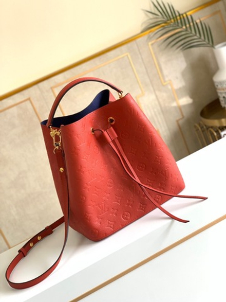 Louis Vuitton NeoNoe MM