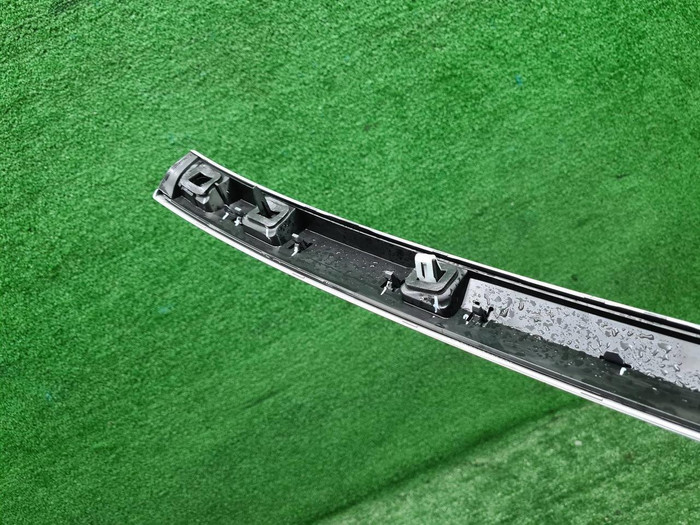 Молдинг двери багажника RR Vogue 5 L460 (21-нв)