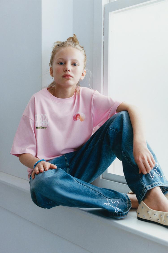 ZARA ФУТБОЛКА С ПРИНТОМ «МОТИ», РОЗОВЫЙ