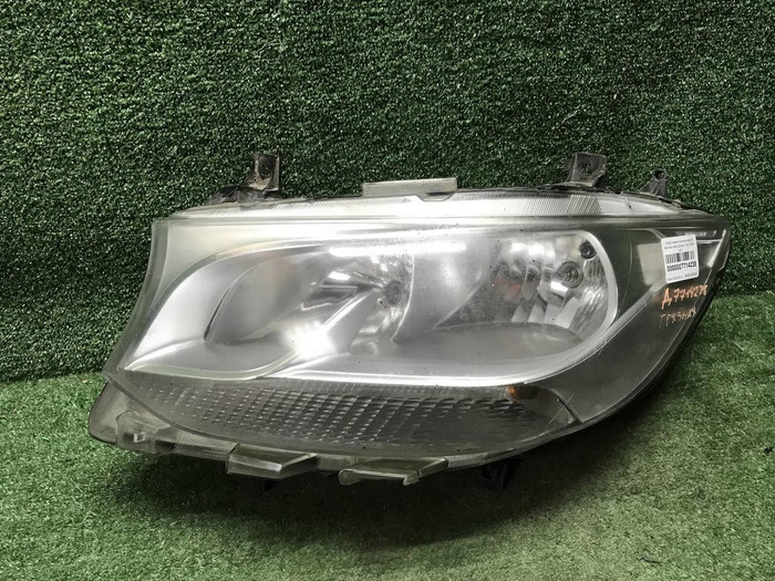 Фара левая Mercedes Sprinter W910 (19-нв) галоген